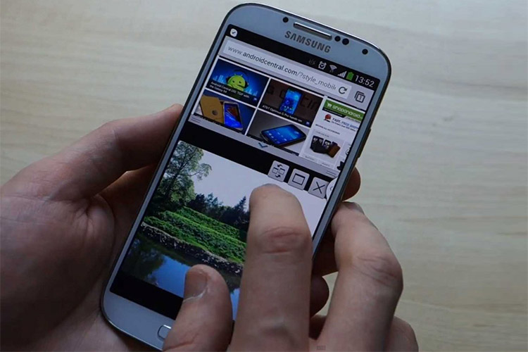 برتریهای Galaxy S4 سامسونگ در مقابل iPhone 5s