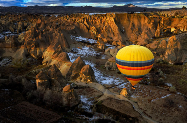 Top-10-Hot-Air-Ballooning-Cappadocia-Photo-by-Anuparb-Papapan-740x490