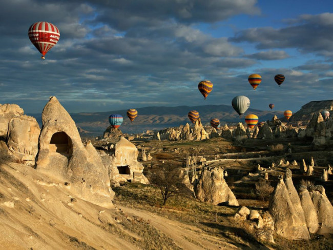 Top-10-Hot-Air-Ballooning-Cappadocia-Photo-by-Kani-Polat-740x554