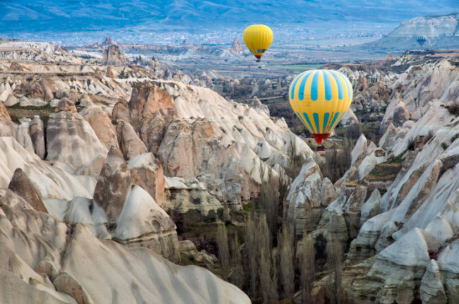 Top-10-Hot-Air-Ballooning-Cappadocia-Photo-by-Natapong-P-740x491