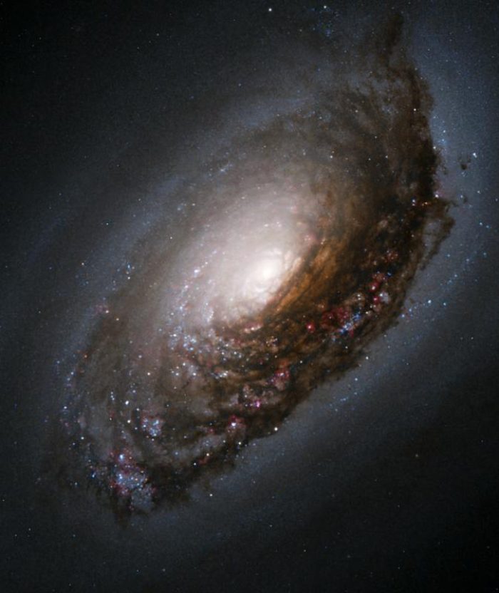hubble-best-photos-black-eye-galaxy-m64-nucleus
