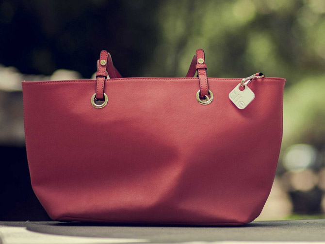 tile-red-purse