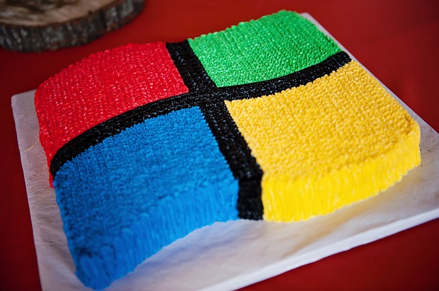 363164-windows-logo-cake