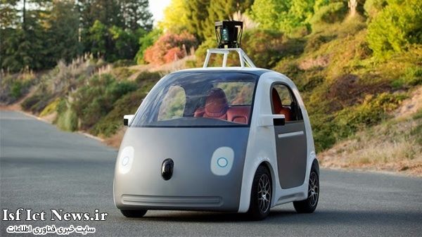 نسخه اولیه اتومبیل خودران گوگل که چند ماه پیش رونمایی شد. به دوربین بالای سقف و تفاوتش با نسخه تازه دقت کنید.